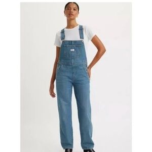 Levi's Women’s Vintage Overalls in Fresh Perspective